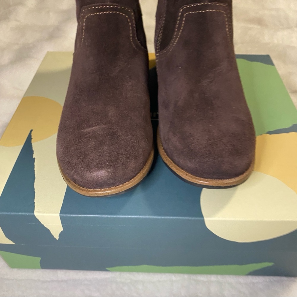 New In a Box Earth Avani 2 Butternut Woman's Brown Suede Boots - Size 8.5 - Picture 12 of 16